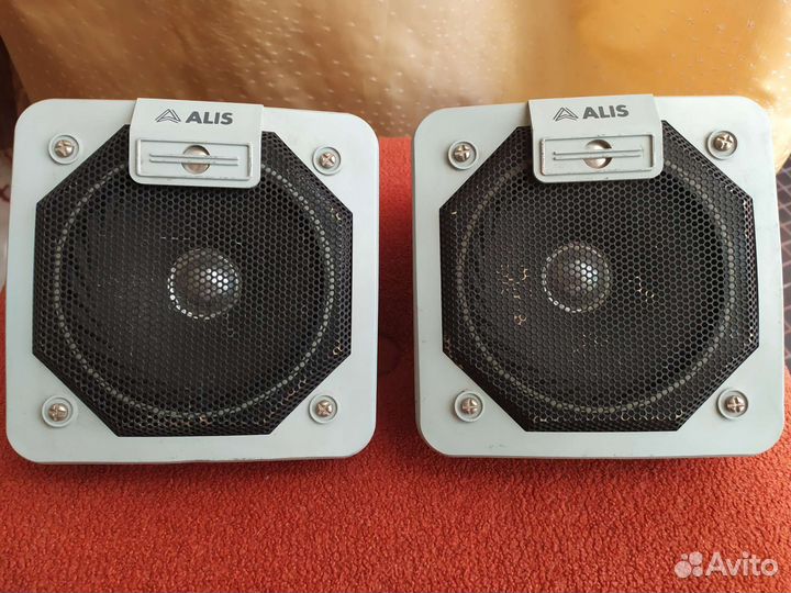 Автомобильные колонки на заднюю полку 12 Ватт