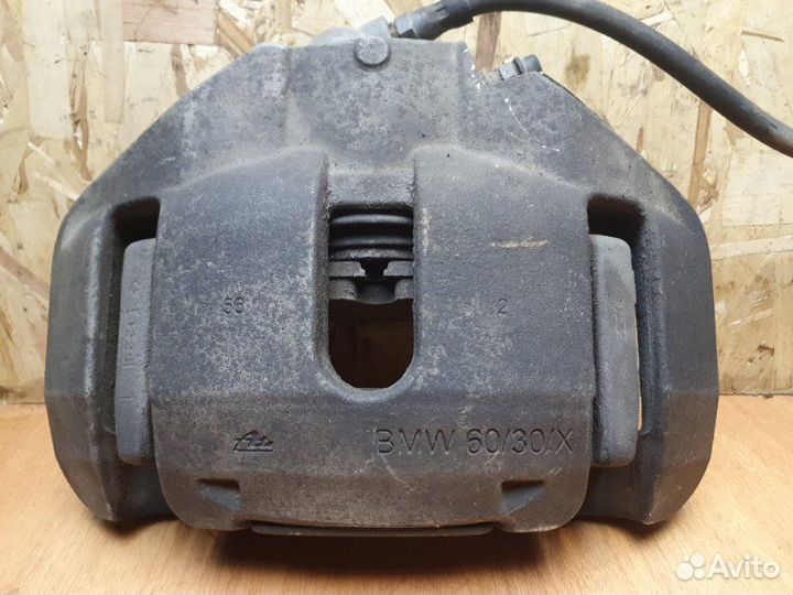 Суппорт передний правый Bmw 5-Series E60 N52B30A