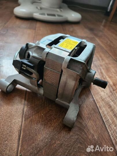 Двигататель стиральной машины