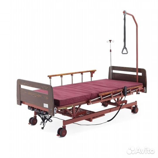 Медицинская кровать для лежачих с регулировкой выс