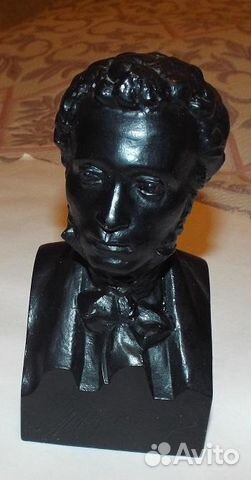 Бюст Пушкина автор Барановская