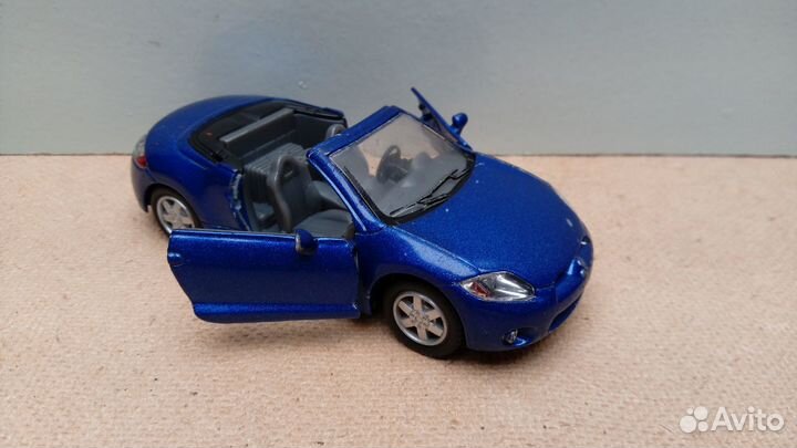 Кинсмарт две машинки