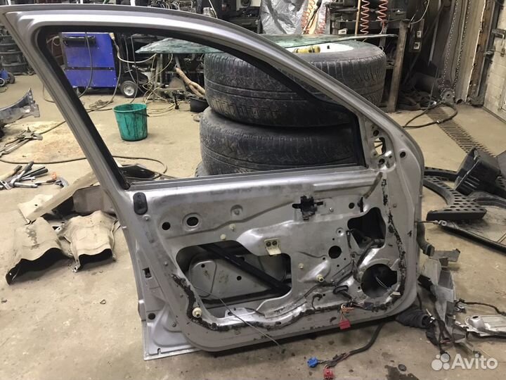 Дверь передняя левая Renault Megan 1998г