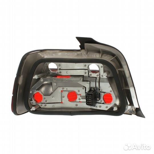 Фонарь правый задний в крыло BMW E36