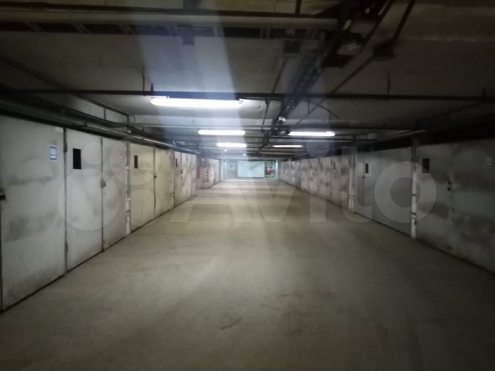 Гараж, > 30 м²