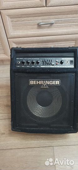 Басовый Комбоусилитель Behringer BXL450