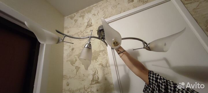 Продам люстру,в наличии 2шт