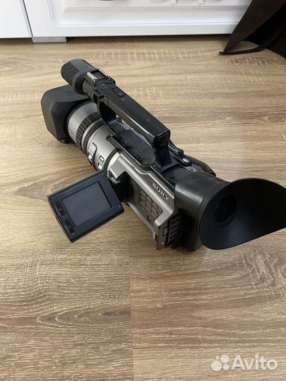 Видеокамера sony DCR-VX2100E