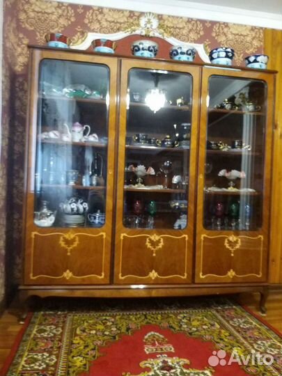 Сервант,витрина,горка Румынский