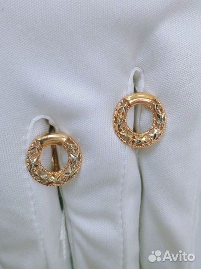 Золотые серьги