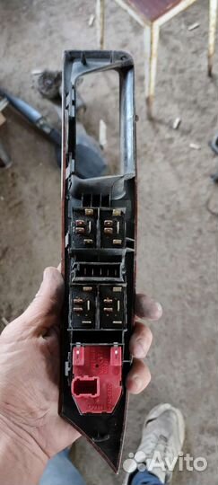 Кнопка стеклоподъемников Ауди A8 d2 Audi A8 d2