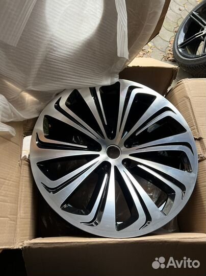 Диски Bentley Bentayga R22