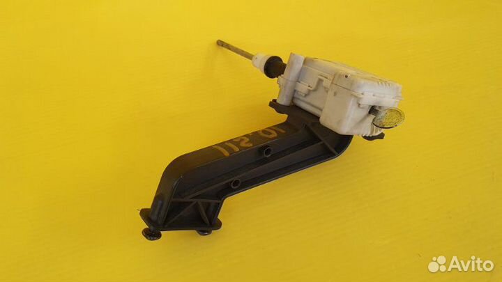 Активатор замка крышки бензобака Mercedes-Benz