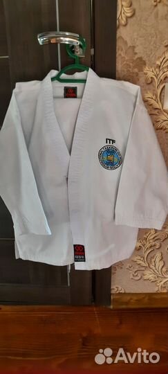 Форма для единоборств тхэквондо ITF