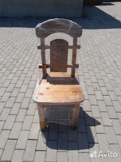 Стол со стульями