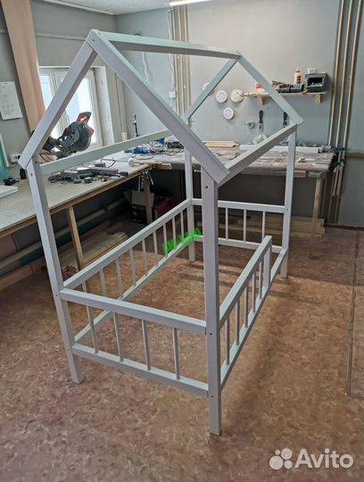 Детская кровать от 3 лет с бортиками