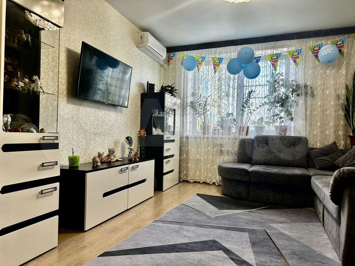 3-к. квартира, 72,1 м², 1/3 эт.