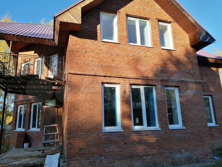 Коттедж 291,5 м² на участке 10,4 сот.