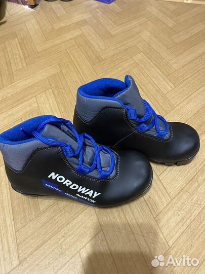 Лыжные ботинки