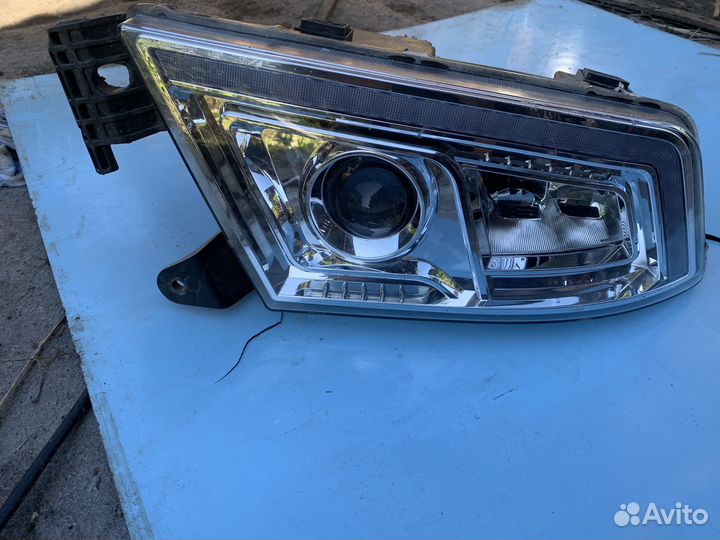 Правая Фара светодиодная Sitrak C7H