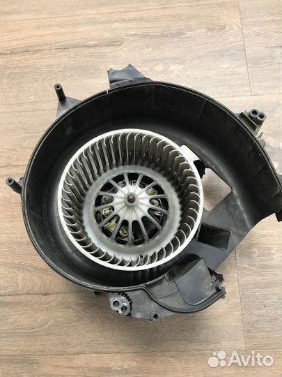 Моторчик вентилятора отопителя Bmw 528I F10