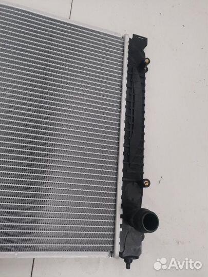 Радиатор охлаждения двигателя Audi A 6