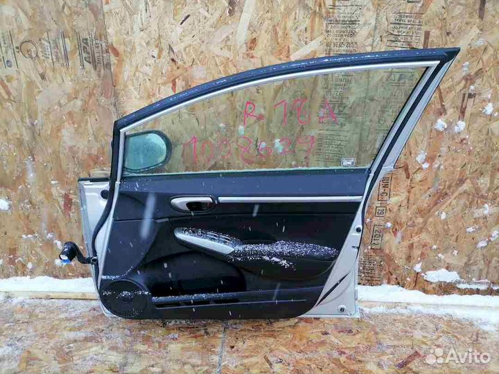 Дверь передняя правая Honda Civic FD1