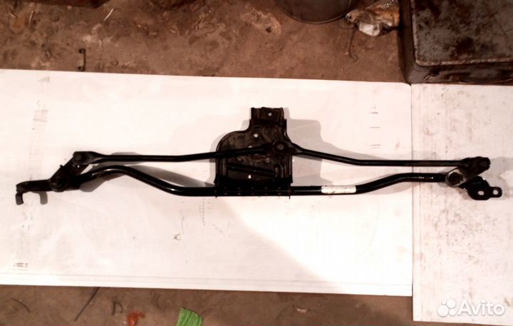 Трапеция стеклоочистителей Scania R