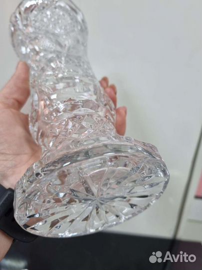 Ваза с резным декором, хрусталь