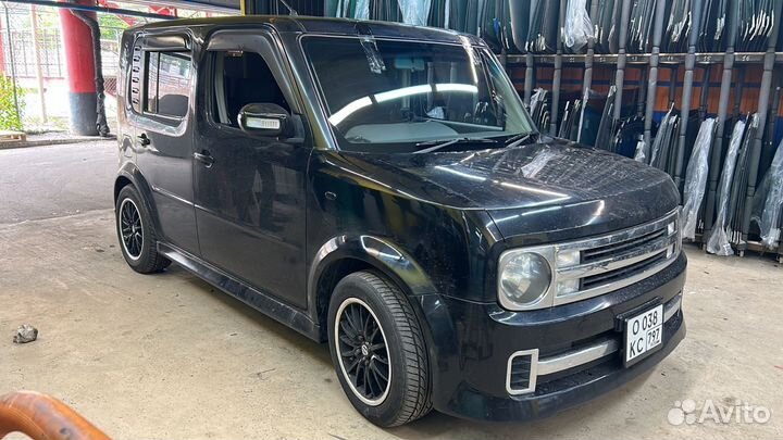 Лобовое стекло ниссан Куб