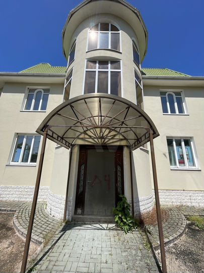 Дом 590 м² на участке 10 сот.