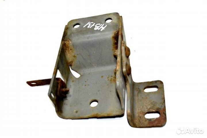 Кронштейн переднего бампера, правый mercedes-benz