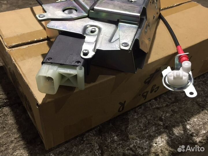 Замок сдвижной двери Ford Transit