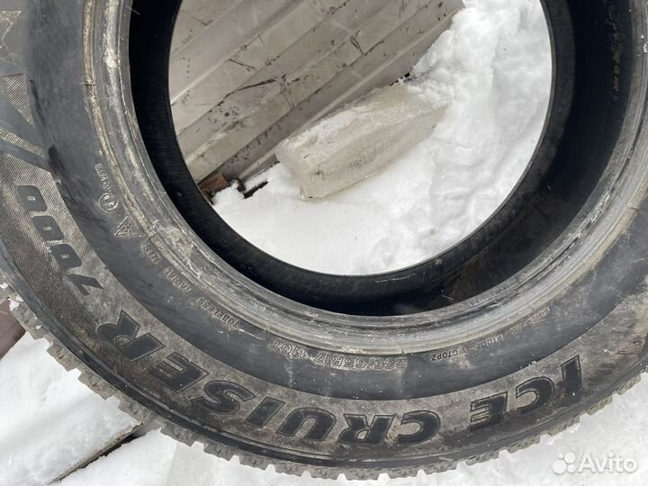 Bridgestone Ice Cruiser 7000 255/65 R17 110T