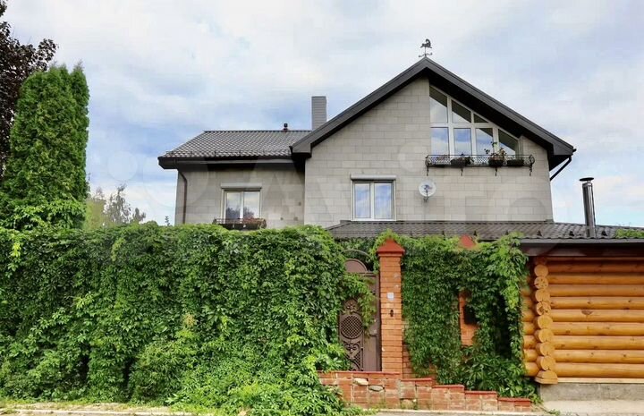 Коттедж 210,9 м² на участке 9,5 сот.