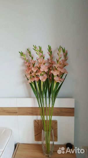 Тюльпаны,гладиолусы искусственные