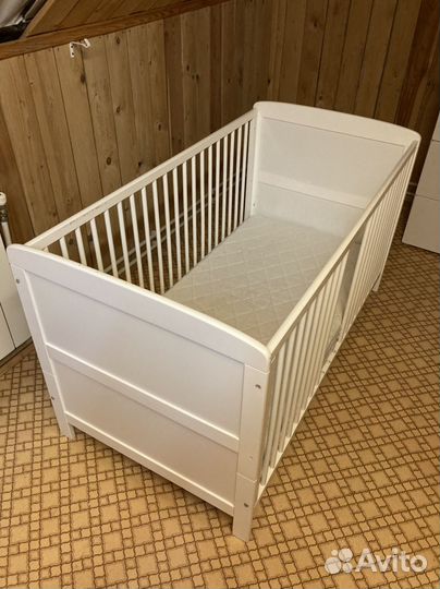 Детская кроватка 140*70