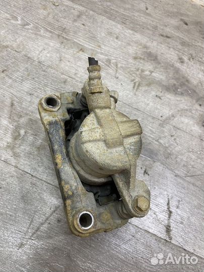 Суппорт тормозной передний левый Renault Megane