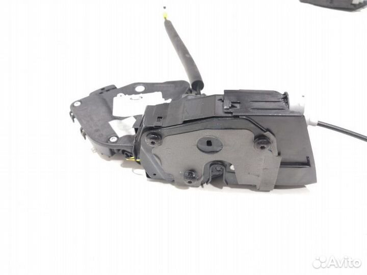 Замок двери задней левой Land Rover Discovery 5