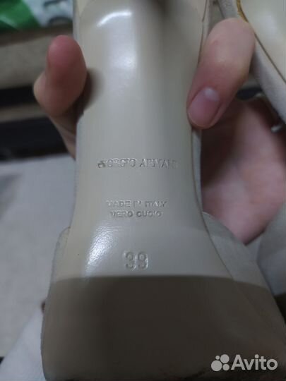 Замшевые босоножки Giorgio Armani