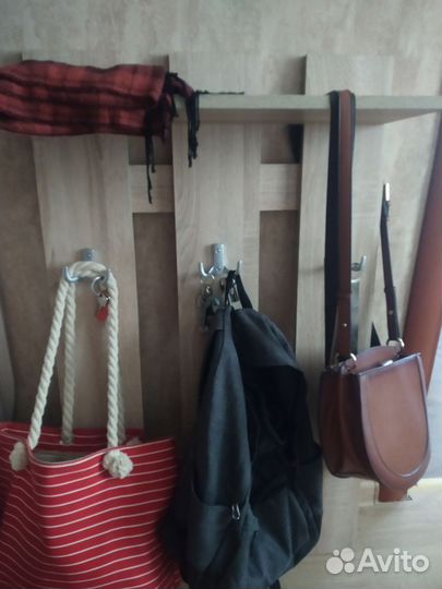 Вешалка в прихожую