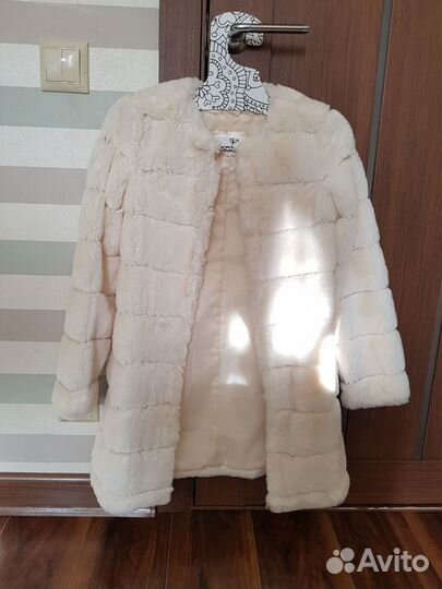 Меховое пальто для девочки 140 см