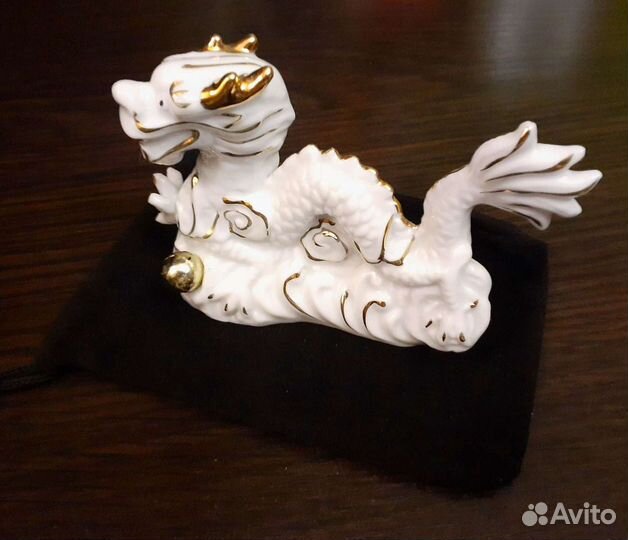 Китайский фарфоровый дракон