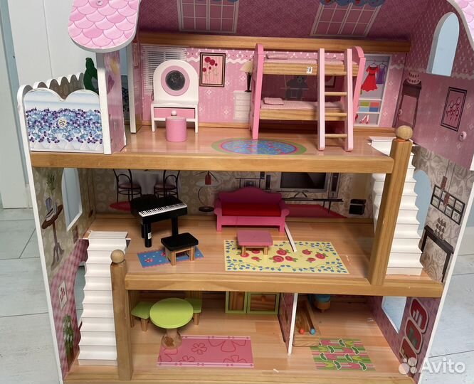 Большой кукольный домик деревянный