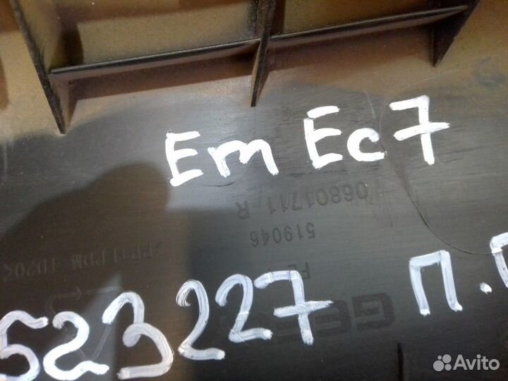 Обшивка стойки передняя правая (Geely Emgrand EC7)