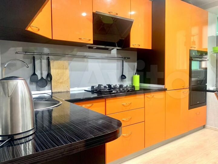 2-к. квартира, 55 м², 1/9 эт.