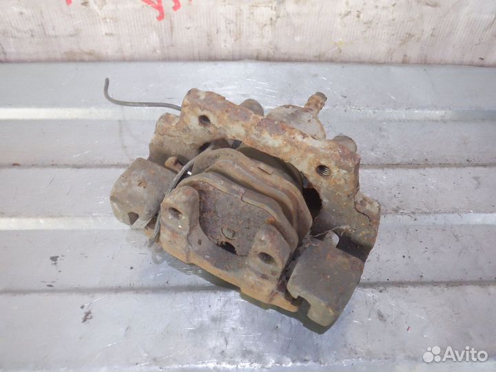 Суппорта тормозные задние BMW 7 series E38