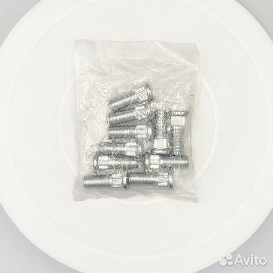 Шпилька ступицы колеса General Motors