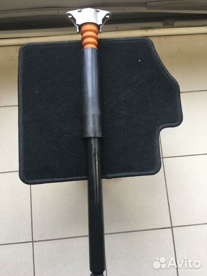 Амортизатор задней подвески Mazda 3 BL