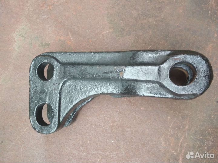 Серьга для трактора